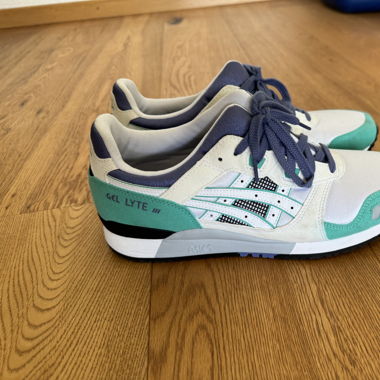 Asics Sneakers