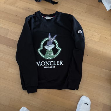 Moncler pullover fake