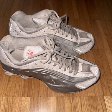Sneaker Nike grigie con ammortizzazione