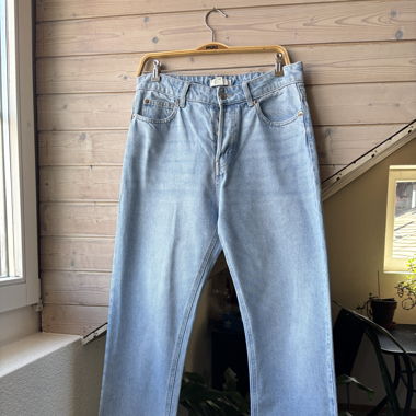 straight leg jeans