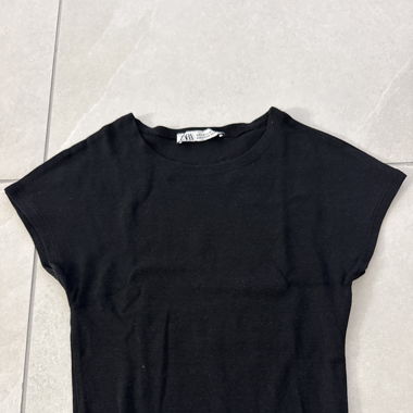 Schwarzes Crop Top