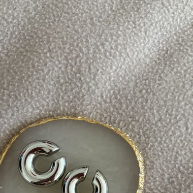 Large boucles d'oreilles