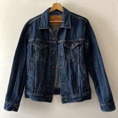 dark blue levis jeans jacket