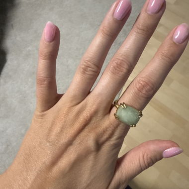 Anello con pietra verde