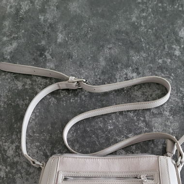 Beau Sac à bandoulière spacieux 