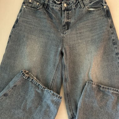 Jeans en denim bleu à taille basse Edikted