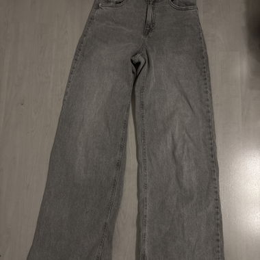 Graue Wide-Leg Jeans