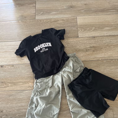 Ensemble cargo, t-shirt Brooklyn & cycliste offert