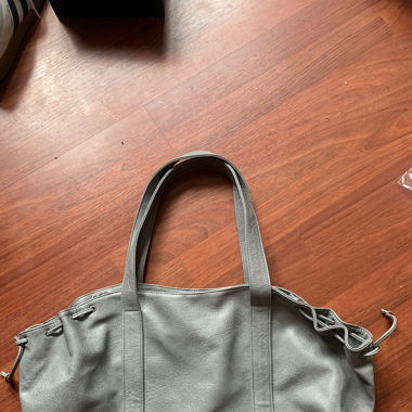 Bag subdued