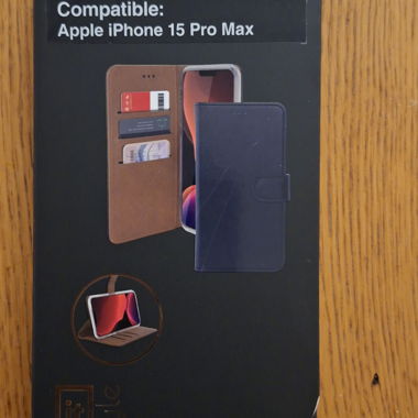 iPhone 15 Pro Max Folio Case