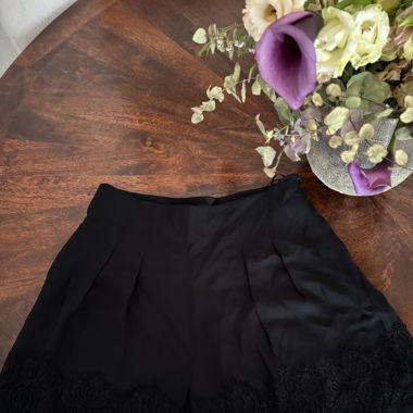 Shorts mit Spitze