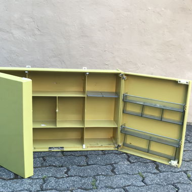 Apothekerschrank 