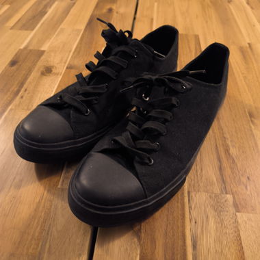 Converse-style shoes size 46