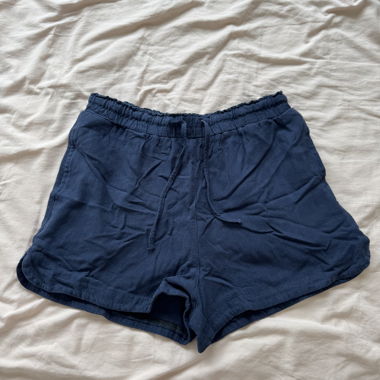 STRADIVARIUS navy linen shorts
