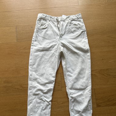 White high waisted jeans