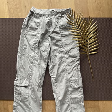 graue Cargohose 