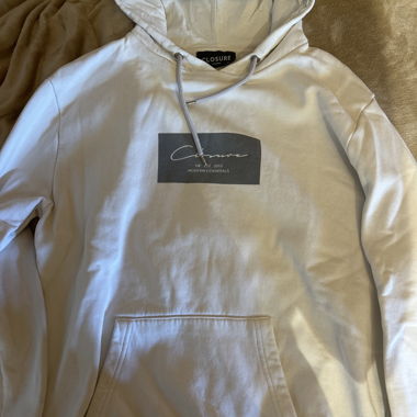 Weisser Pulli 