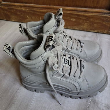 Bottes Buffalo vegan grises
