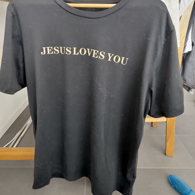 Black T-shirt "Jesus Loves You"
