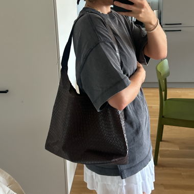 Geflochtene Schultertasche