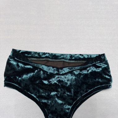 Velvet Shorts - Oksa Polewear