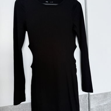 Robe noire à manches longues Sinsay