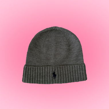 Graue Strickmuetze