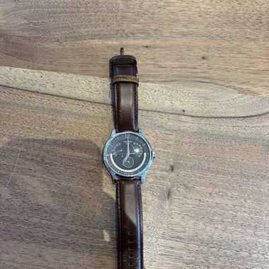 Tissot Mond 7 A orologio