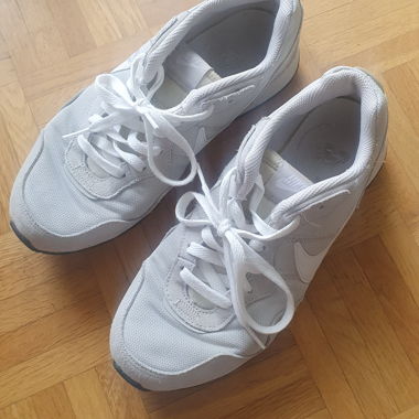Sneakers Nike grigie