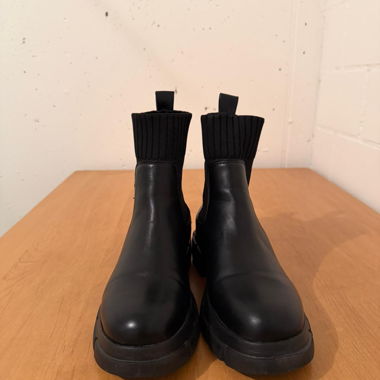 Chelsea boots