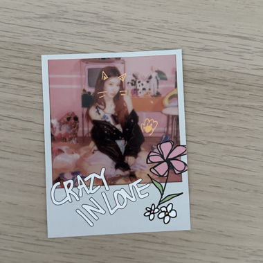 Photocard di Itzy chaeryeong e Yeji