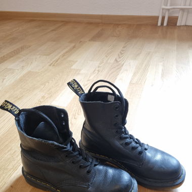 Dr Martens, 37