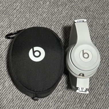 Beats Solo3 Headphones with Case