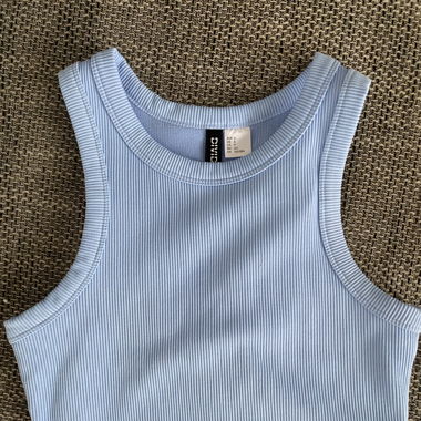 H& M Top