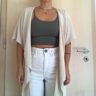 Cardigan Beige a Maniche Corte con Lacci