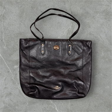 Schöne schwarze Coach Monogramm-Schultertasche