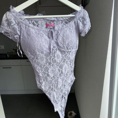 Body lilas en dentelle – style romantique 