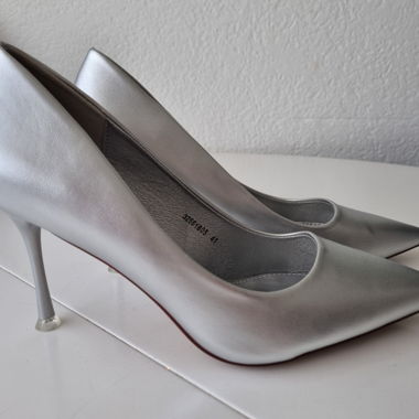 Silberne High Heels