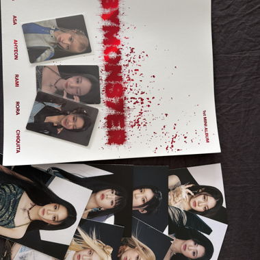 Set del 1° mini album di BABYMONSTER