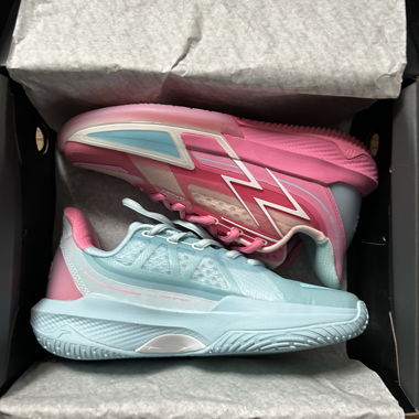 Chaussures de volley 361*