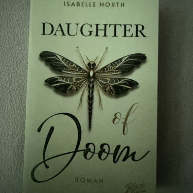 Buch: Daughter of Doom