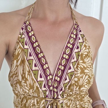 Langes Kleid mit offenem Rücken