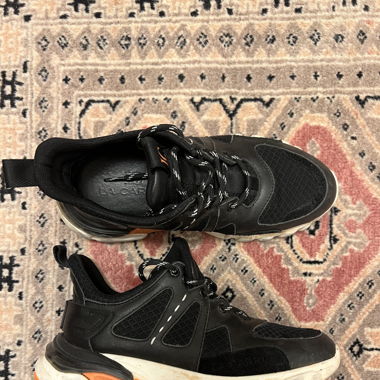 Luxurious sneakers from La Carrie