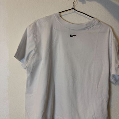 nike white shirt