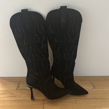 Schwarze Cowboy-Boots mit Strass