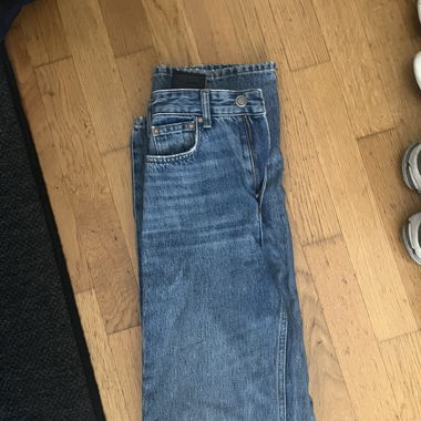 Blauer Denim-Jeans