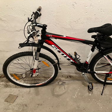 A pair of SCOTT bikes - Great condition!