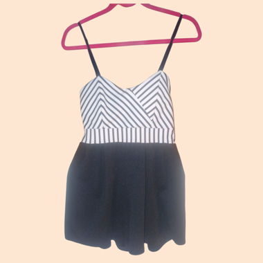 Schwarz-weisser Jumpsuit