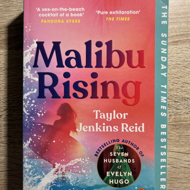 Libro "Malibu Rising" - Taylor Jenkins Reid