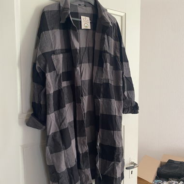 Grey/black check long shirt